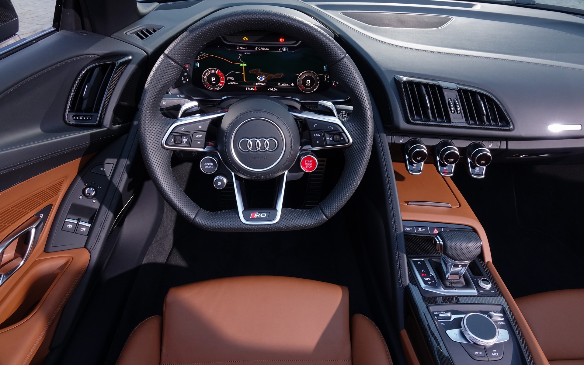 <p>Audi R8 V10 quattro Spyder 2020</p>