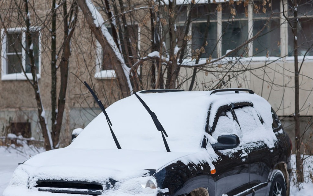 Là, on a oublié de fermer la fenêtre! #voiture #automobile #neige #givre  #hiver #froid #polaire #glace #glaci…