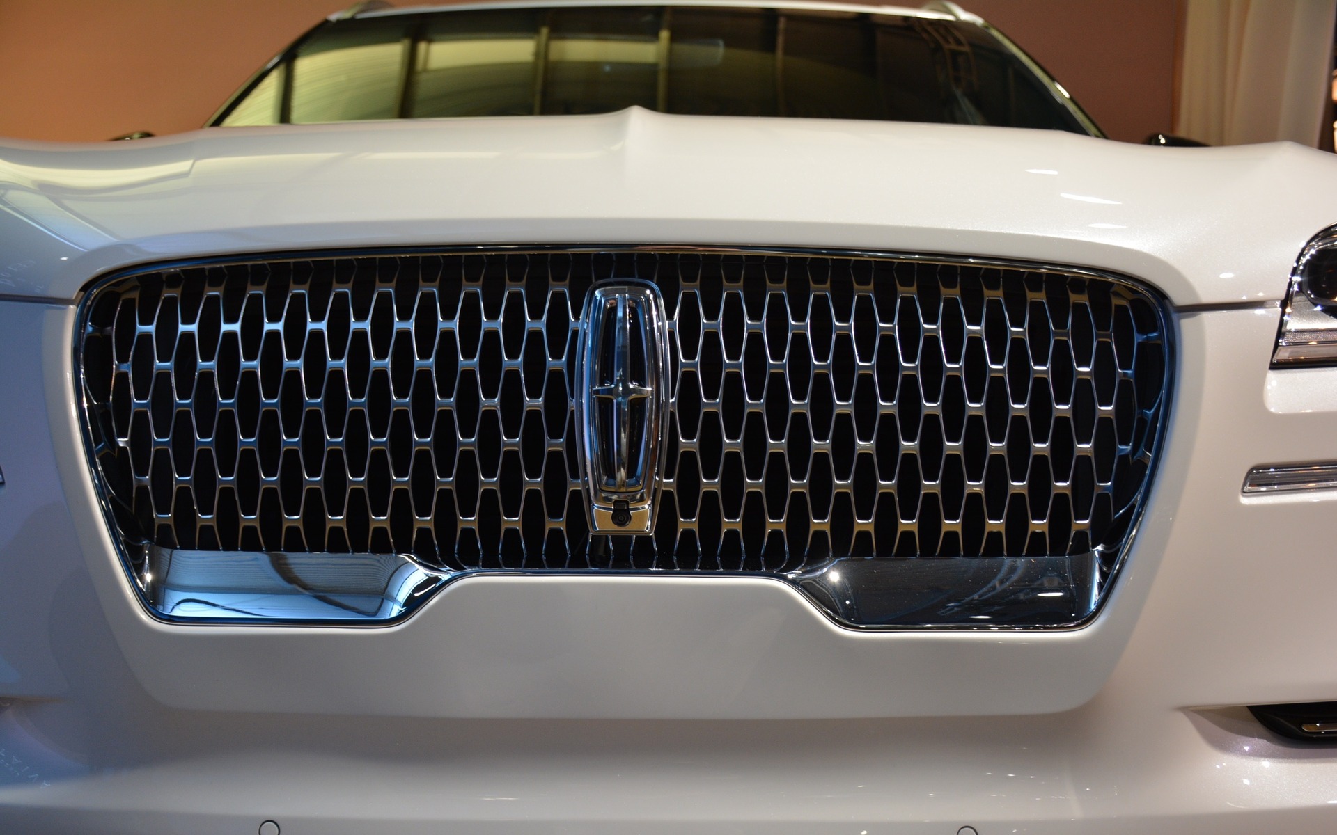 <p>The all-new 2020 Lincoln Aviator</p>