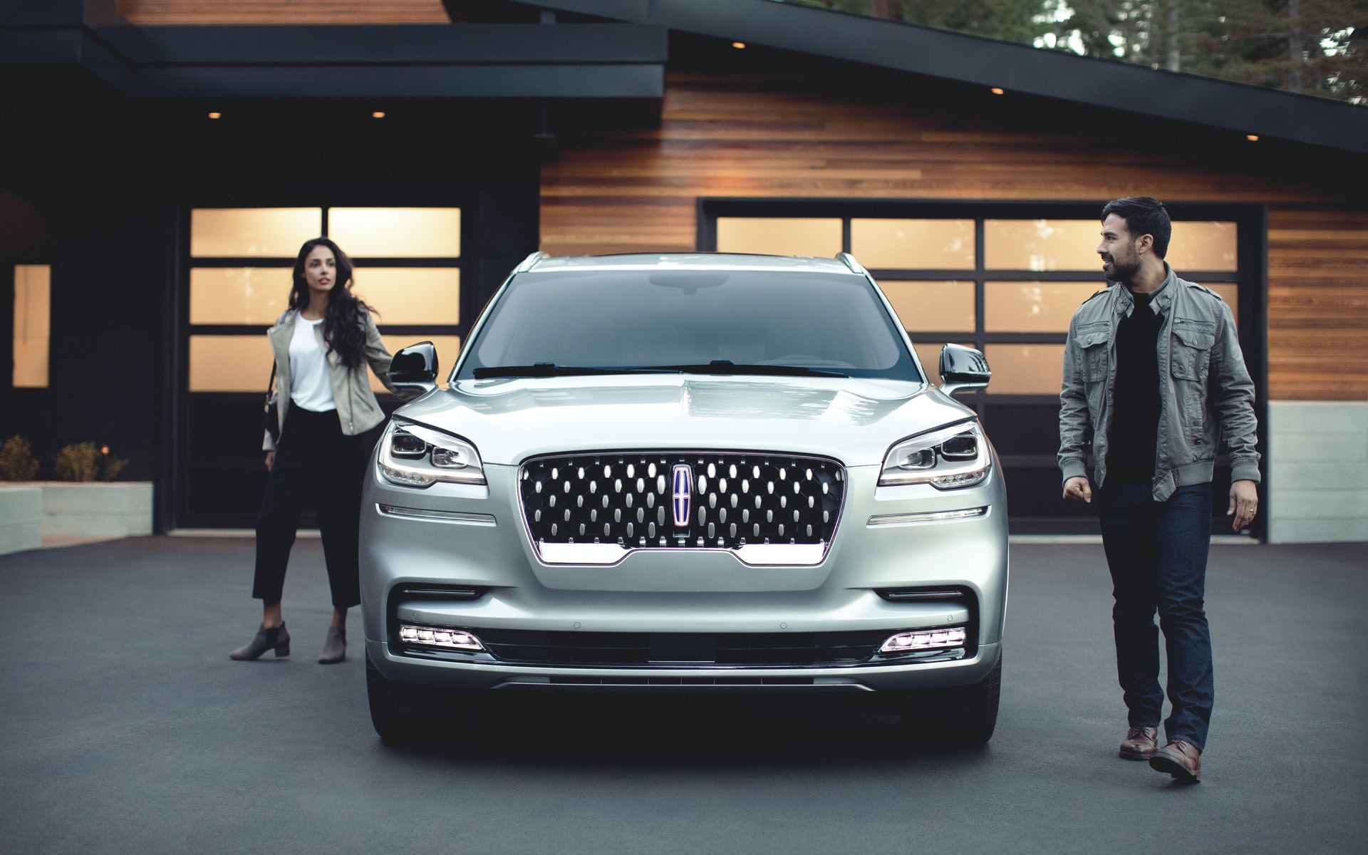 <p>The all-new 2020 Lincoln Aviator</p>