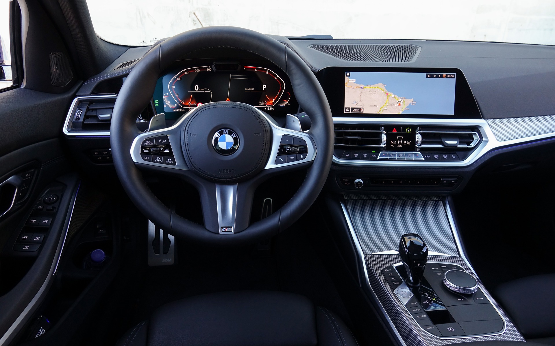 <p>The new 3 Series dashboard with its two digital displays.</p>