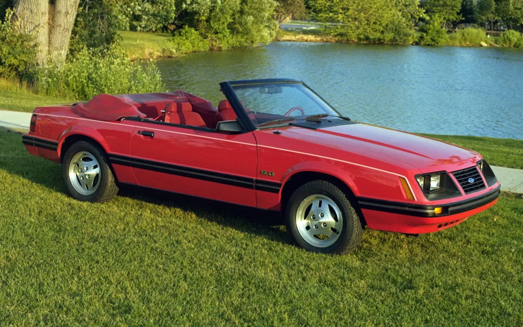 <p>Ford Mustang GLX Convertible 1983</p>