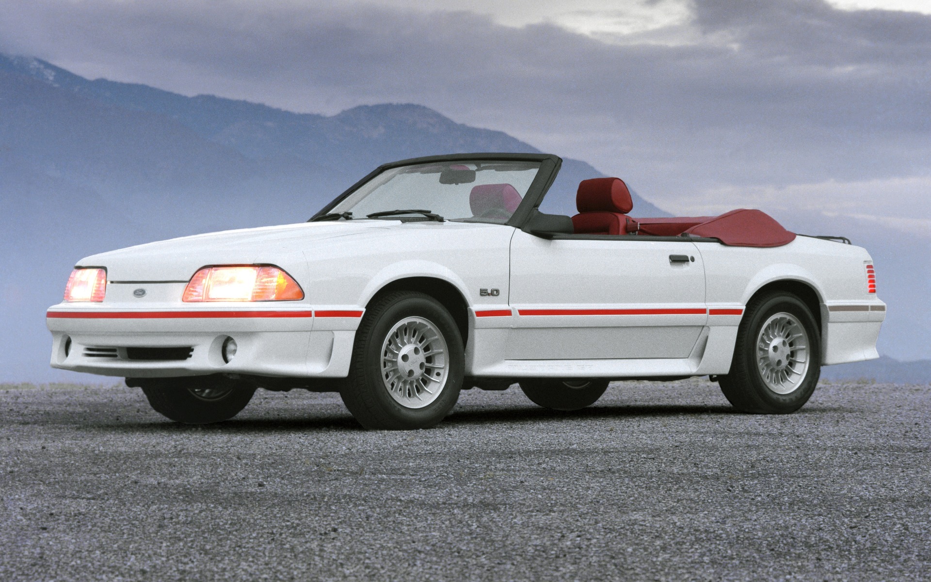 <p>Ford Mustang GT Convertible 1987</p>