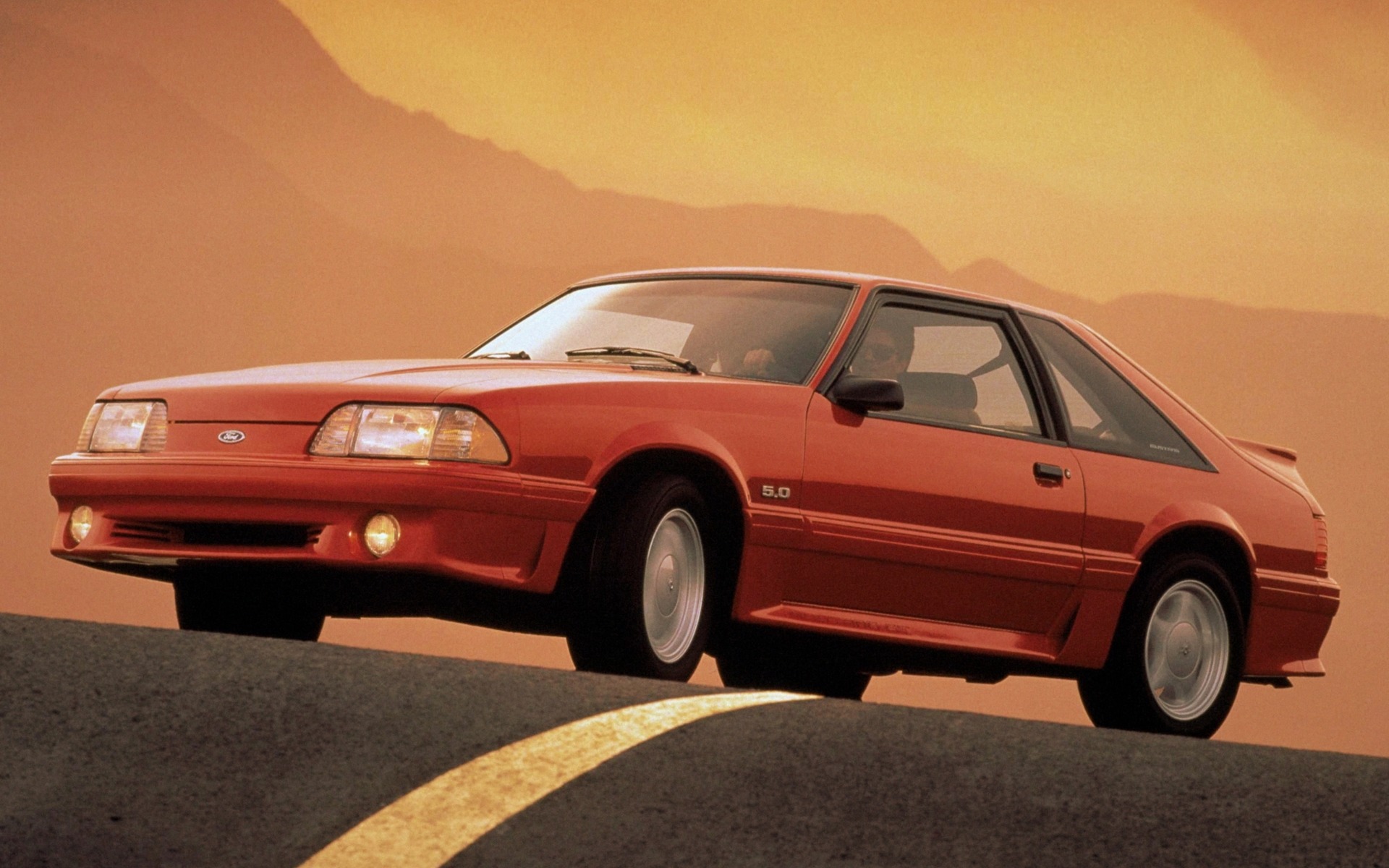 <p>Ford Mustang GT 1992</p>