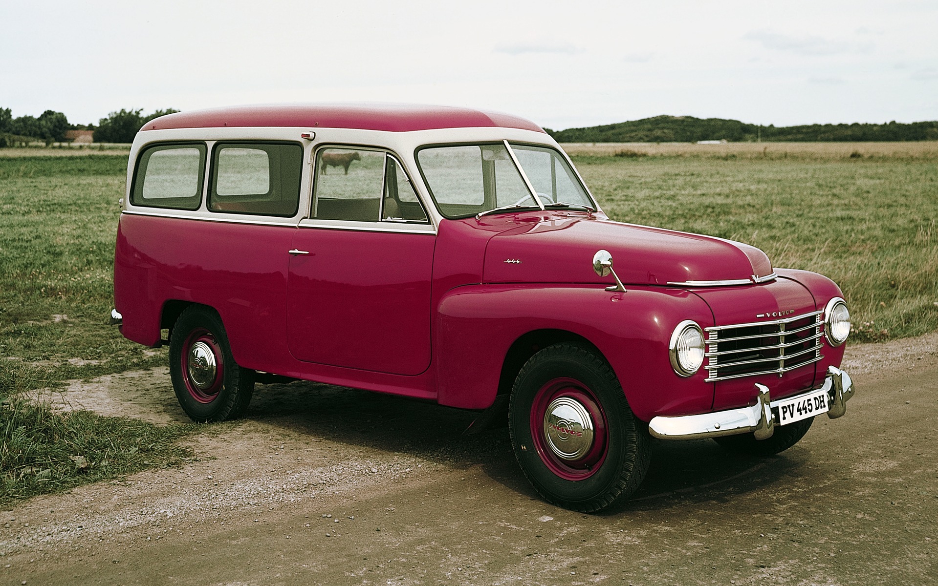 <p>Volvo PV445&nbsp;1953-1969. On l'appelait aussi Duett.</p>