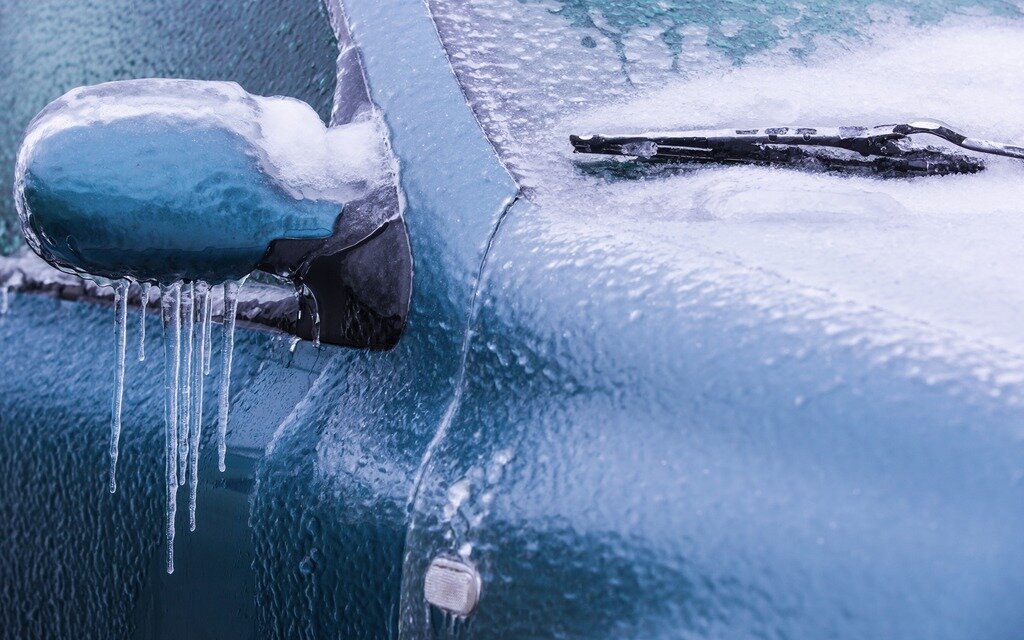 Doit-on vraiment faire réchauffer sa voiture en hiver? - Guide Auto