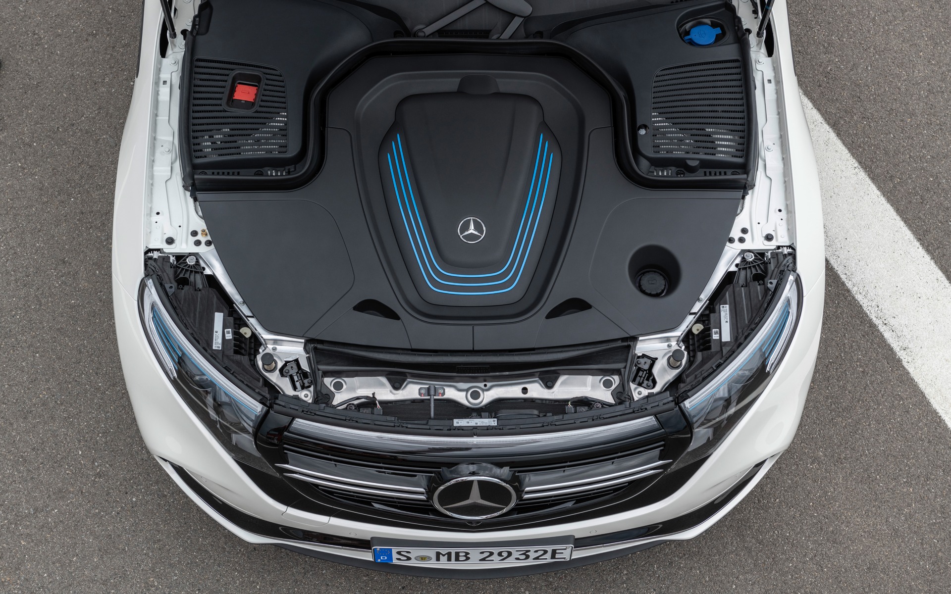 <p>Mercedes-Benz EQC 400&nbsp;2020</p>