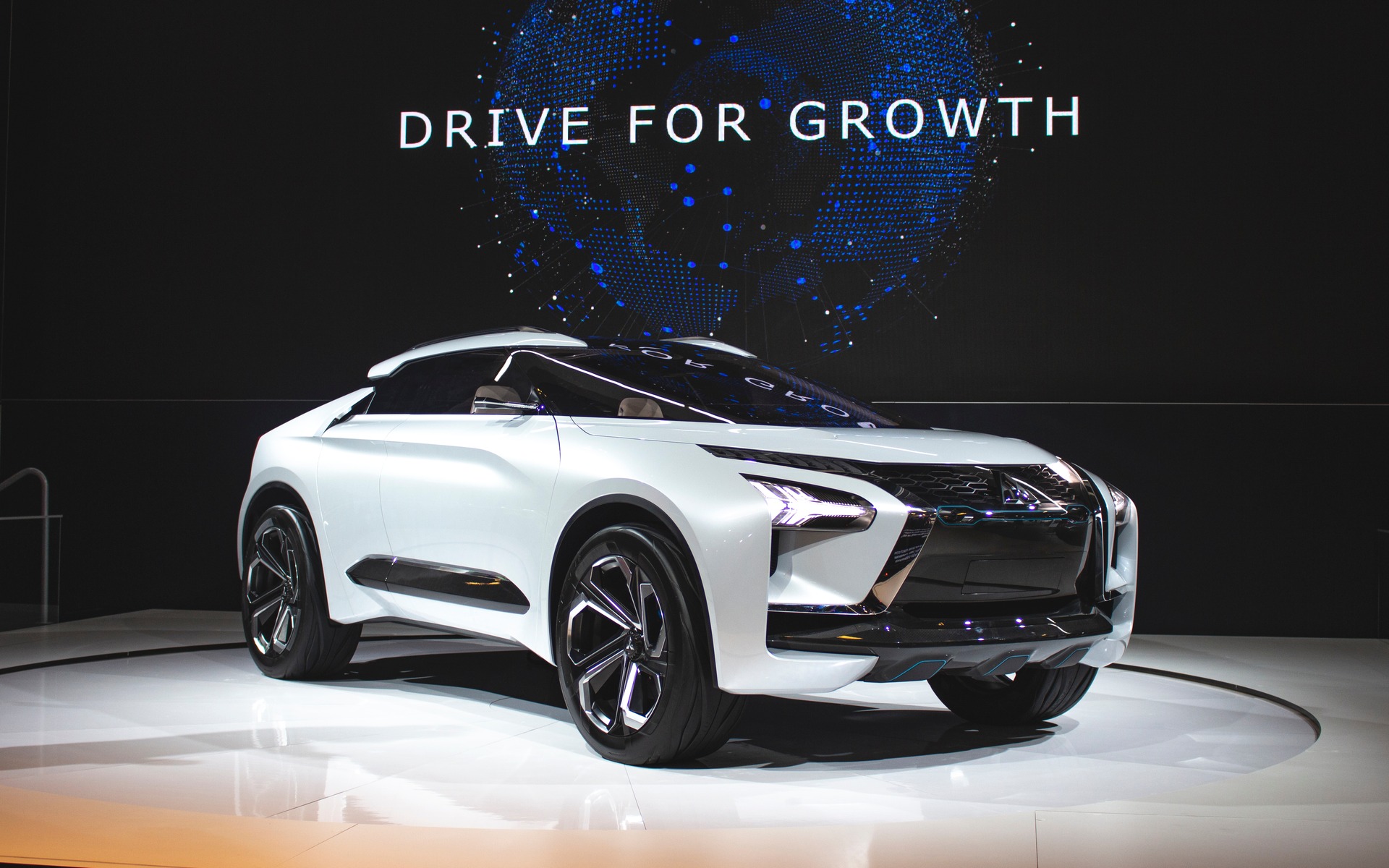 Mitsubishi Arrives In Montreal With The Electric E Evolution Concept The Car Guide