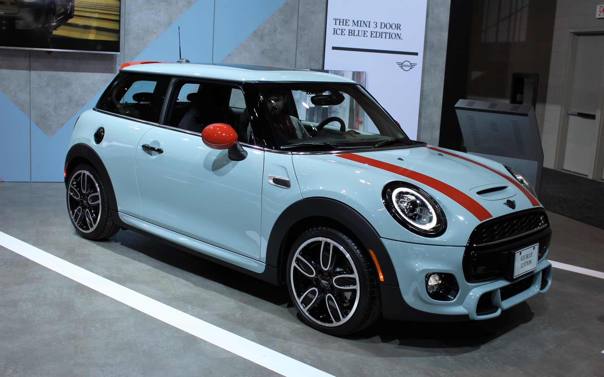 Новые российские мини. Mini Cooper s 2020. Mini Cooper s 2019. Мини Купер Ice Blue. Мини Купер 3.