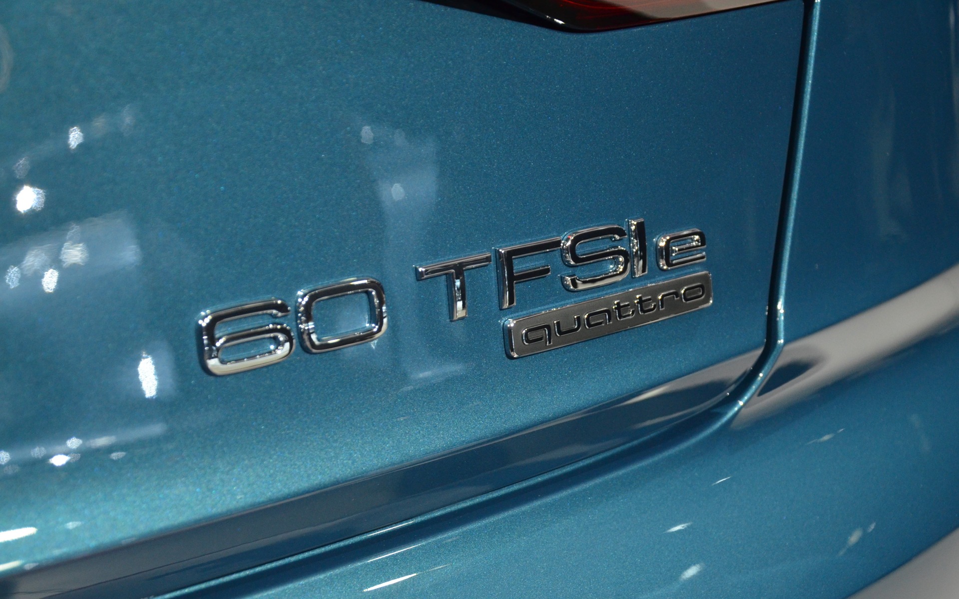 <p>Audi A8 L TFSI e &agrave; motorisation hybride rechargeable.</p>