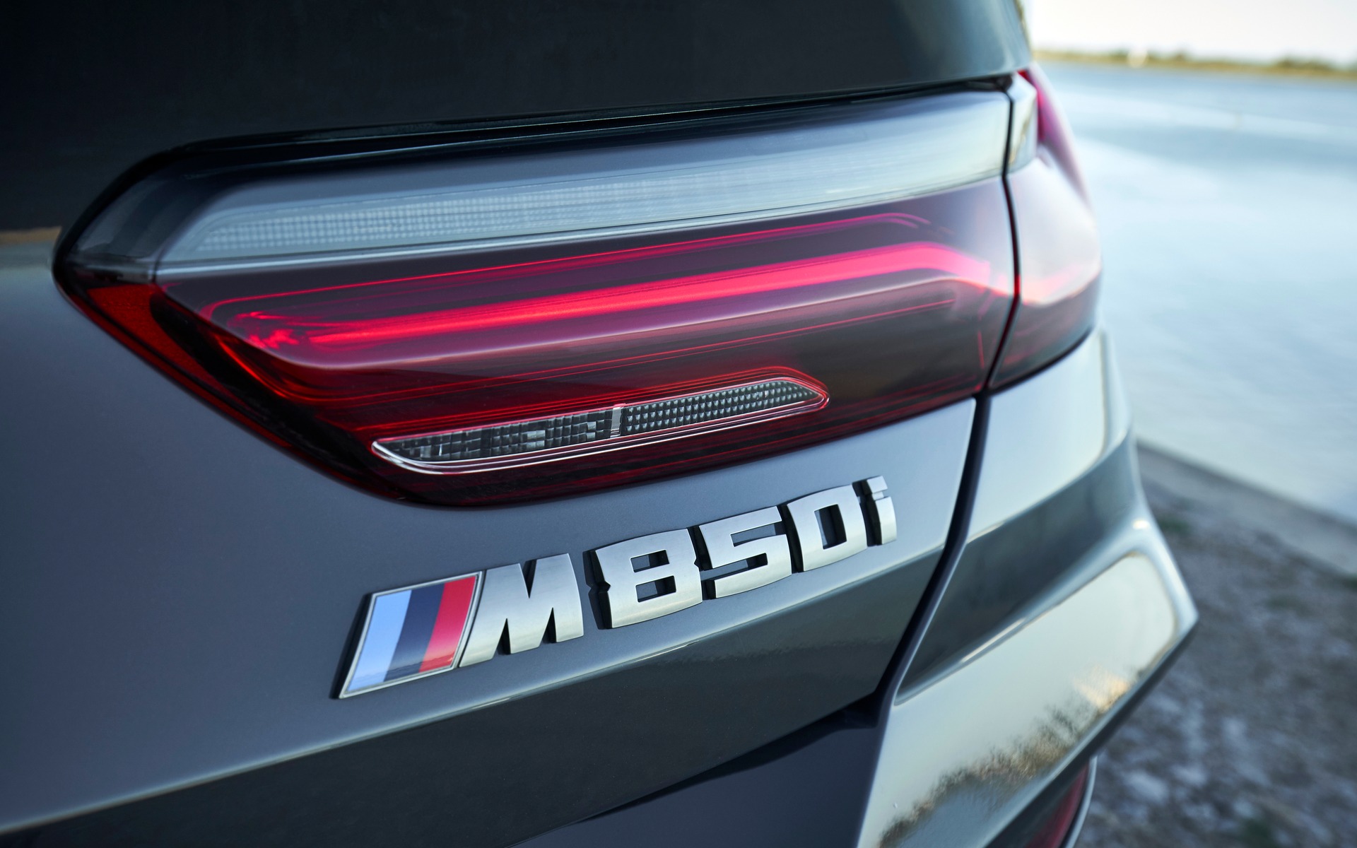 <p>BMW M850i xDrive Cabriolet 2019</p>