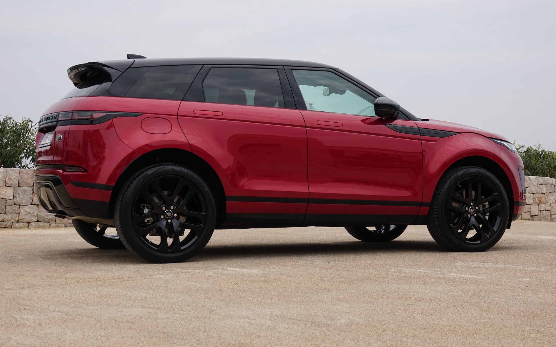 <p>2020 Range Rover Evoque</p>