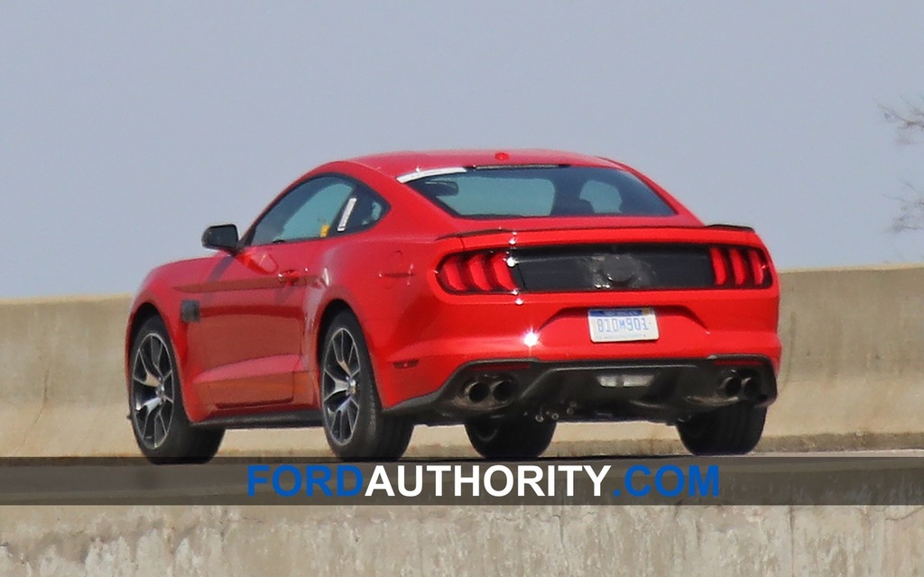 <p>Ford Mustang prototype on the track</p>