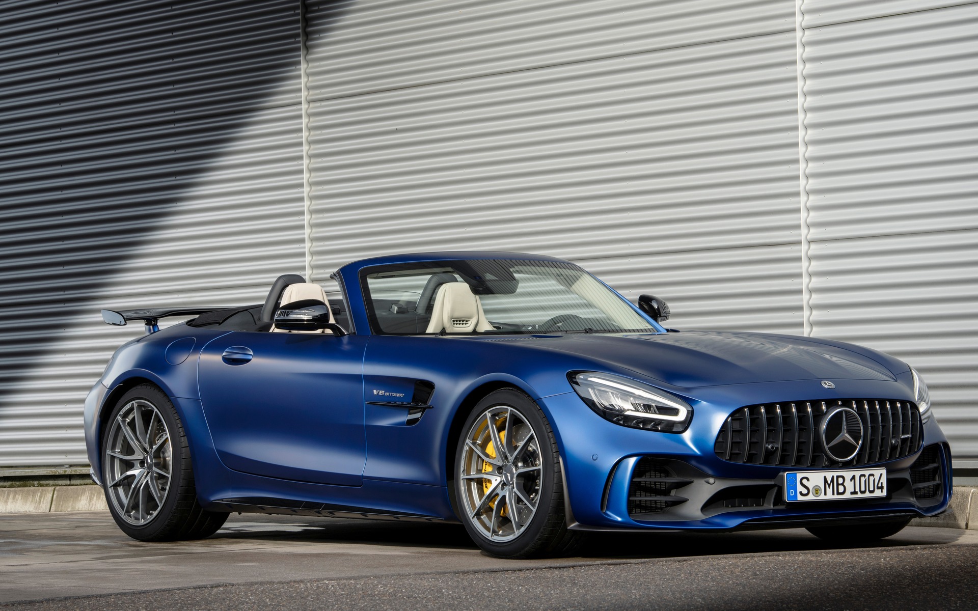 <p>Mercedes-AMG GT R Roadster</p>