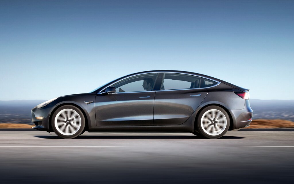 tesla-model-3-adds-lower-priced-trim-to-qualify-for-federal-rebate