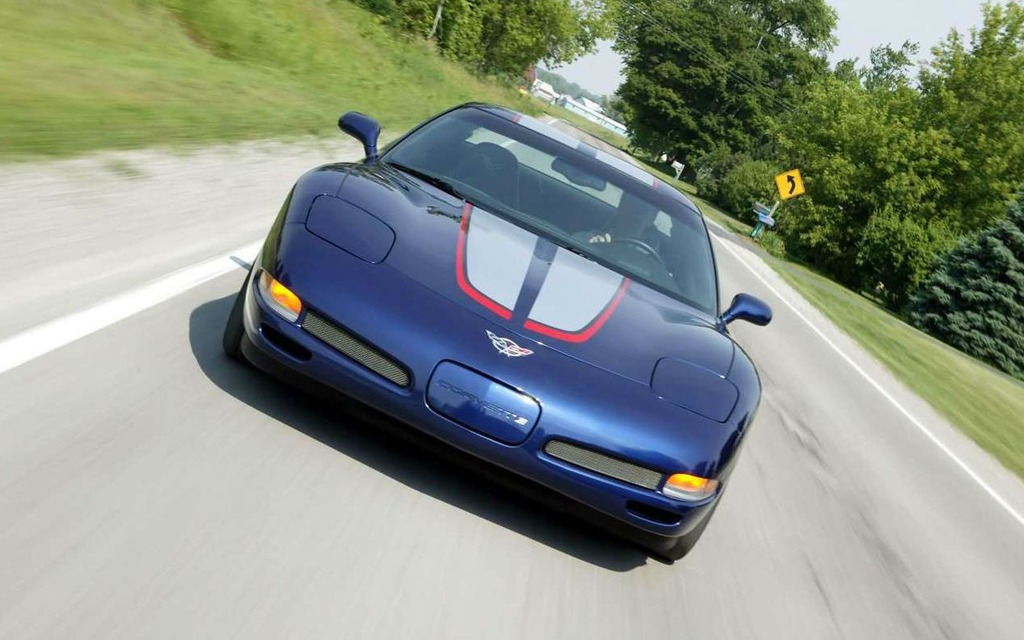 <p>Chevrolet Corvette 2004</p>