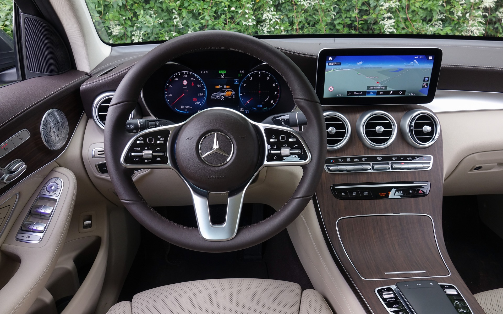 <p>Mercedes-Benz GLC 300 4MATIC 2020</p>