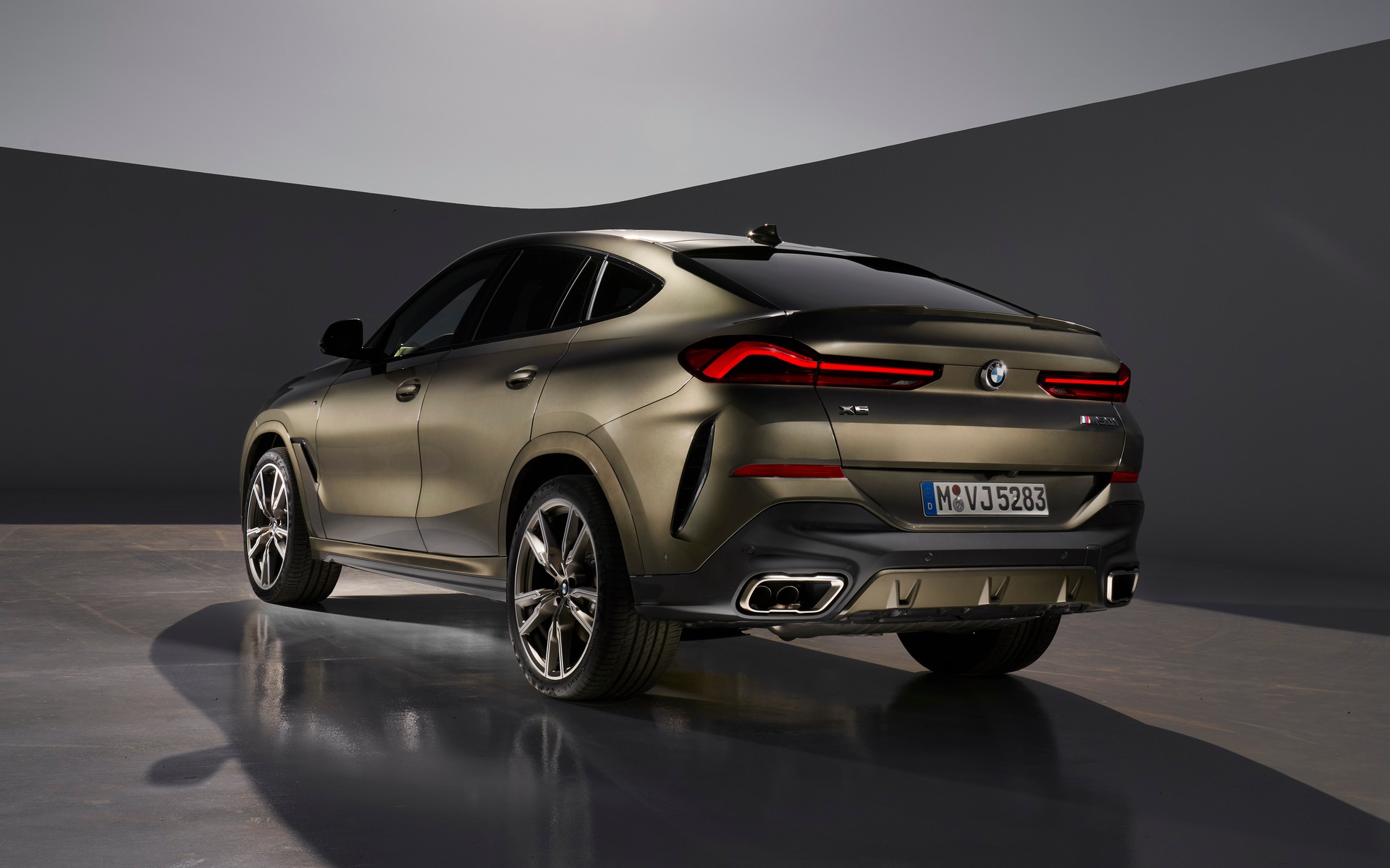 Redesigned 2020 BMW X6 Looks Sharp Packs More Power 2 10