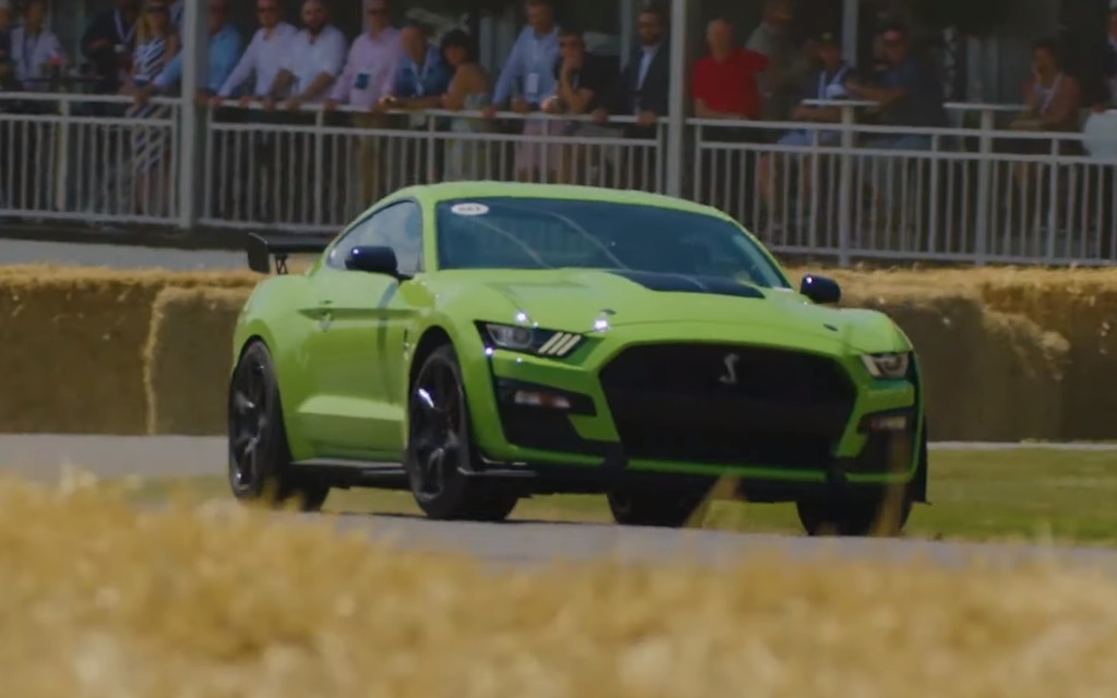 Une Ford Mustang Shelby GT500 découpée en morceaux pour la science - Guide  Auto