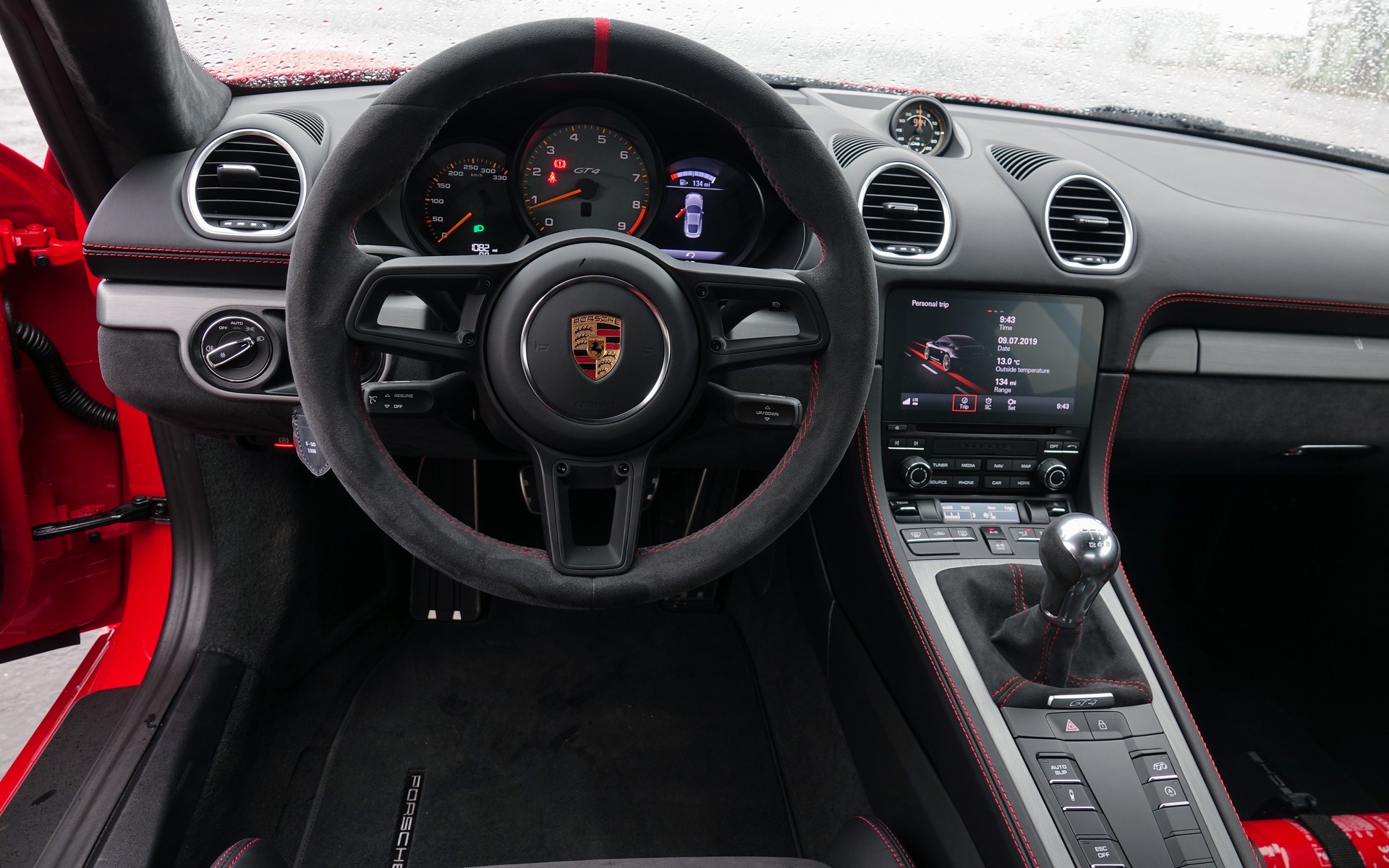 <p>Porsche 718 Cayman GT4&nbsp;2020</p>