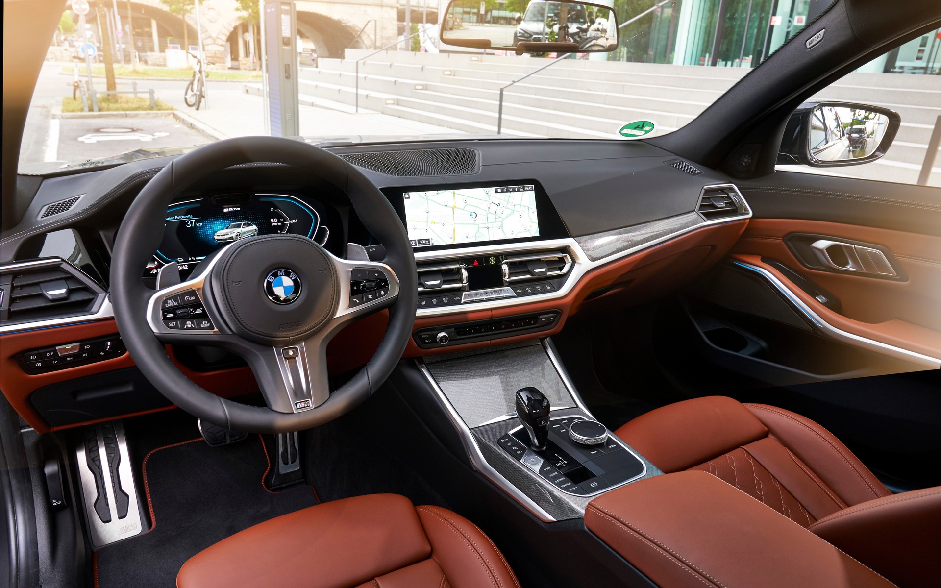 <p>BMW 330e 2021</p>