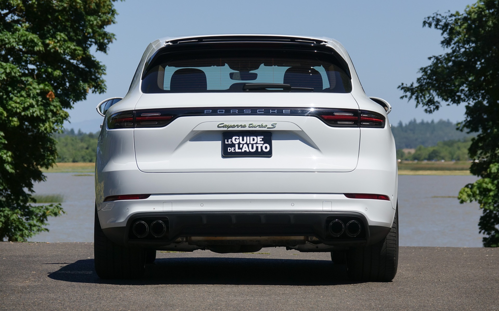 <p>Porsche Cayenne E-Hybrid Turbo S 2020</p>