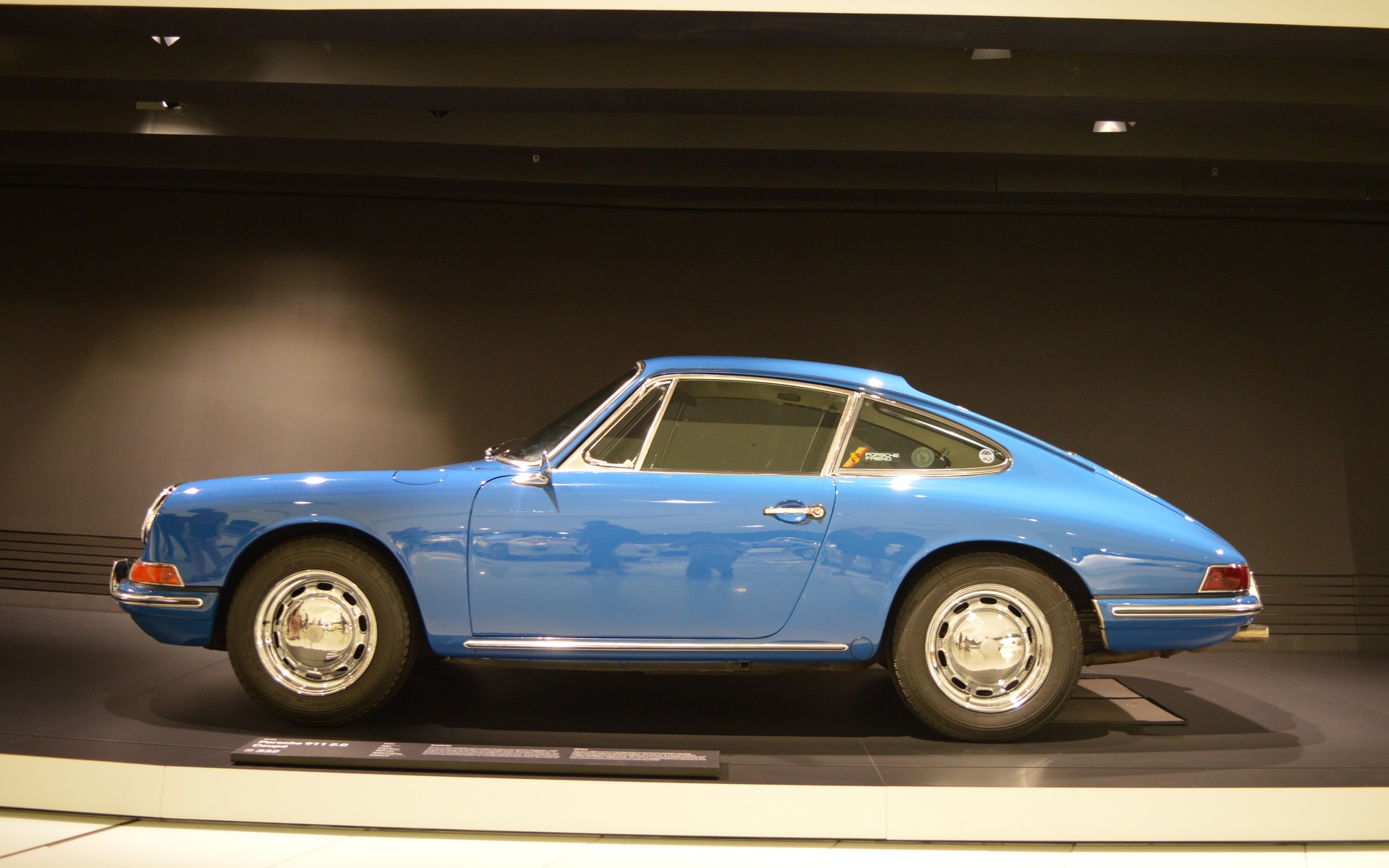 <p>The first-generation Porsche 911</p>