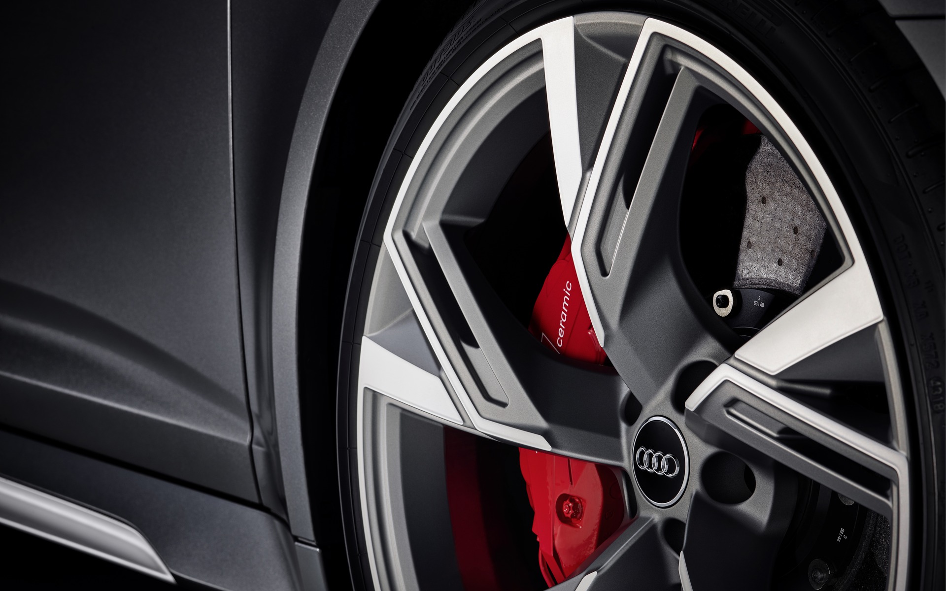 <p>Audi RS6 Avant 2020</p>