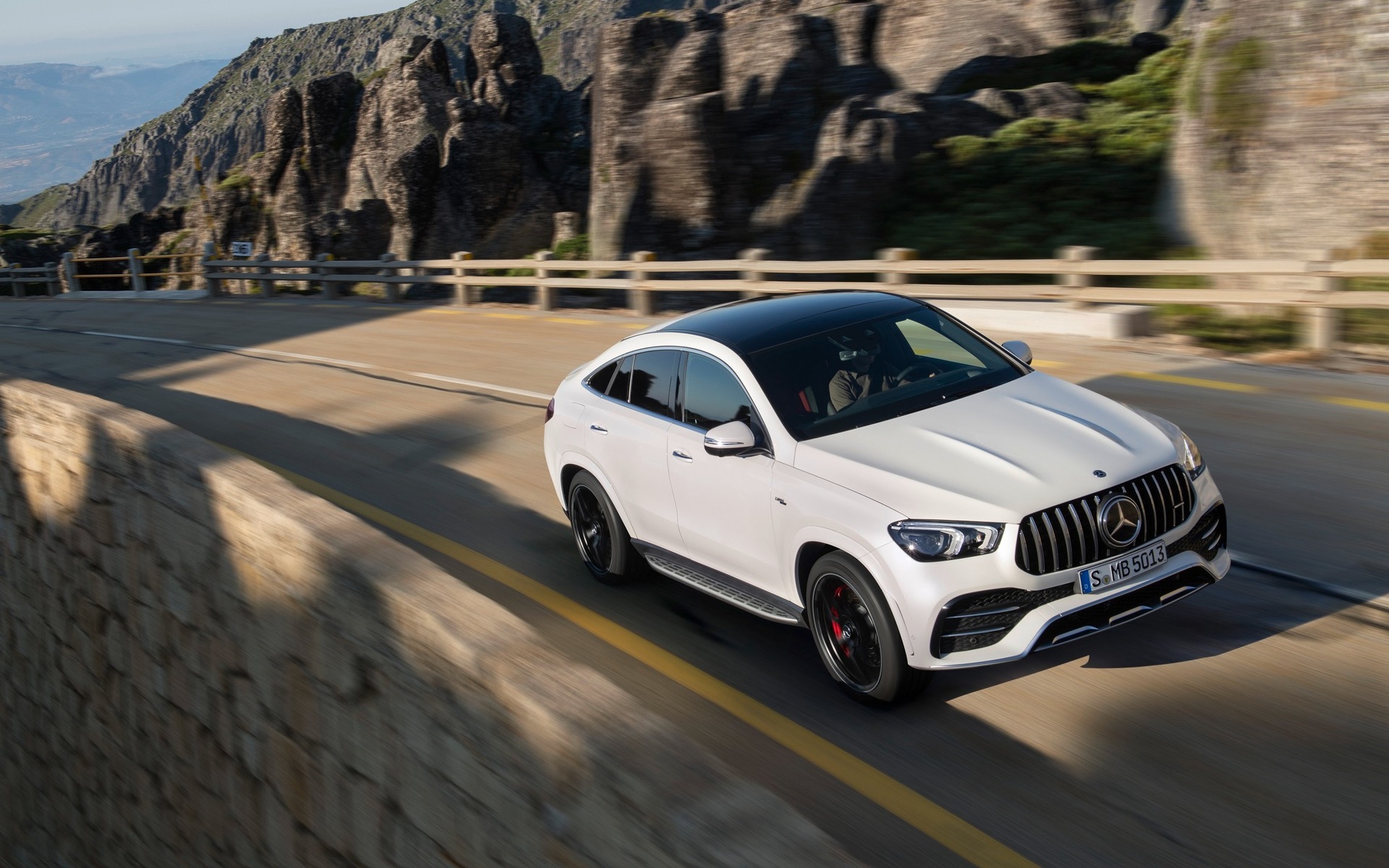 Mercedes-AMG Cranks GLE Coupe up to 603 Horsepower - The Car Guide