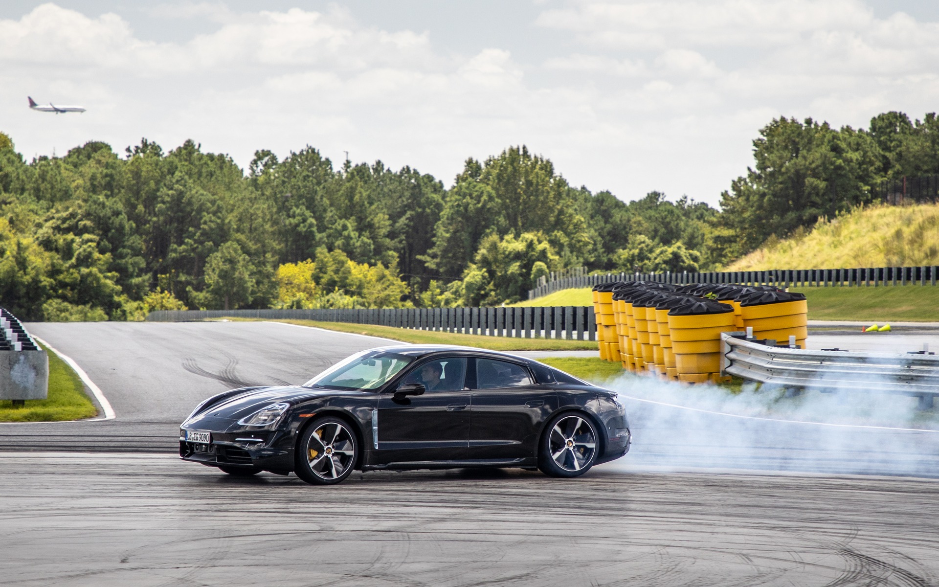 <p>Porsche Taycan Turbo S</p>