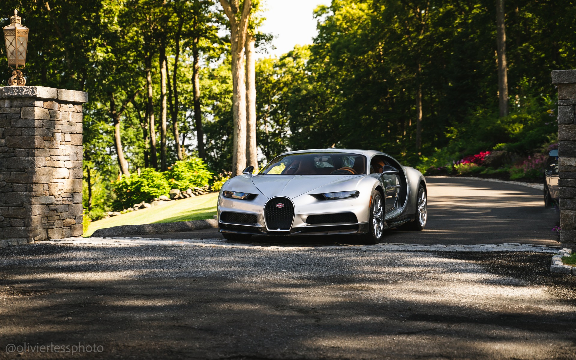 <p><strong>Bugatti Chiron</strong></p>