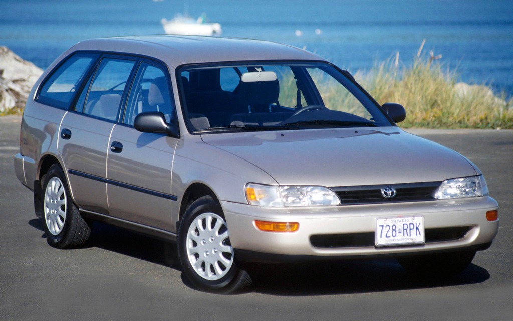 <p>Toyota Corolla<br>Seventh generation (1993-1997)</p>