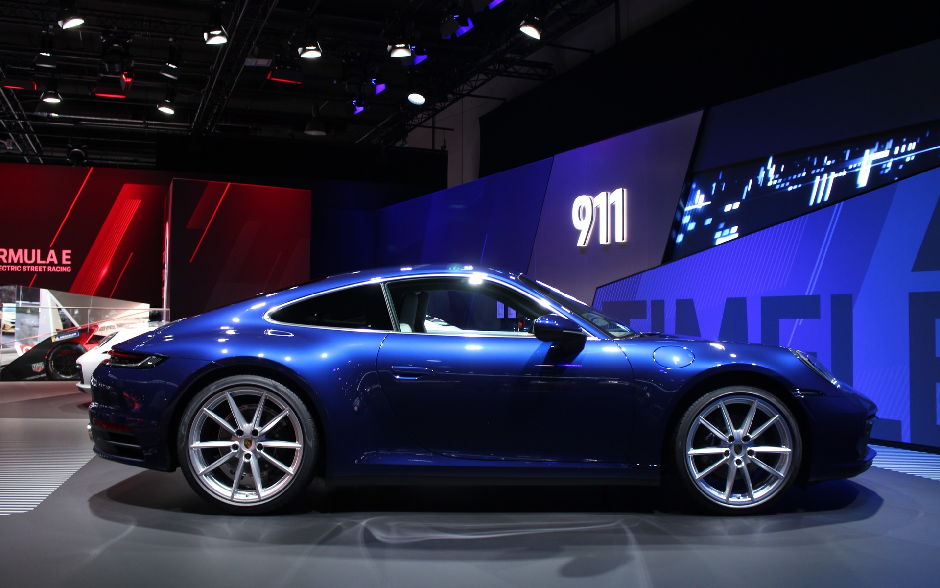 Porsche Unveils 911 Carrera 4 in Frankfurt - 2/11