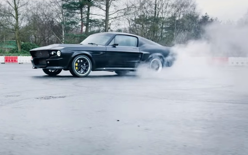 Ford Mustang Drifting GIF - FordMustang Ford Mustang - Discover