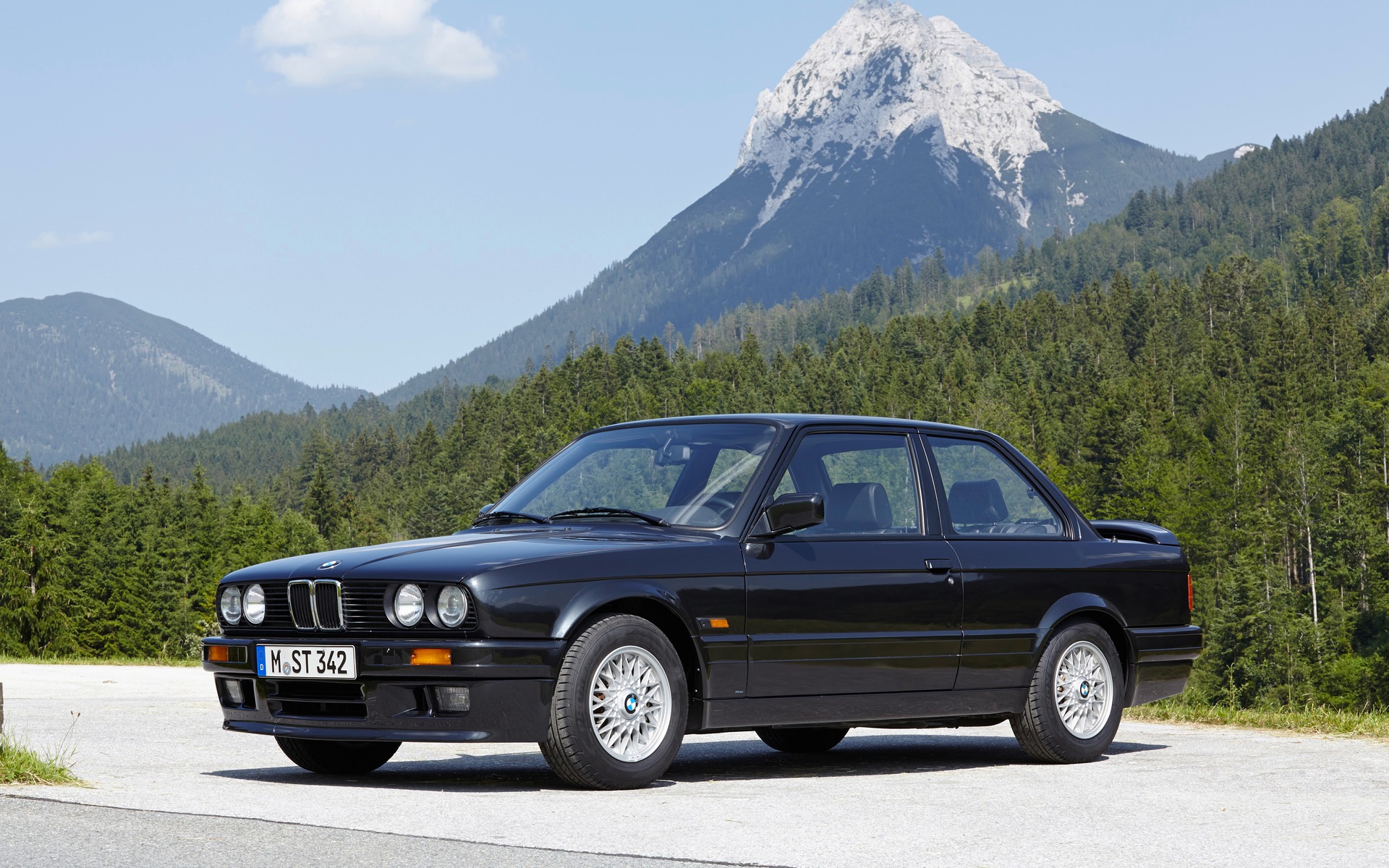 <p>BMW 3 Series<br> Second generation, E30 (1984-1991)</p>