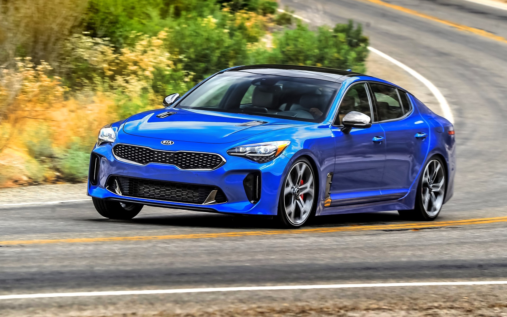 Kia stinger сколько лошадей