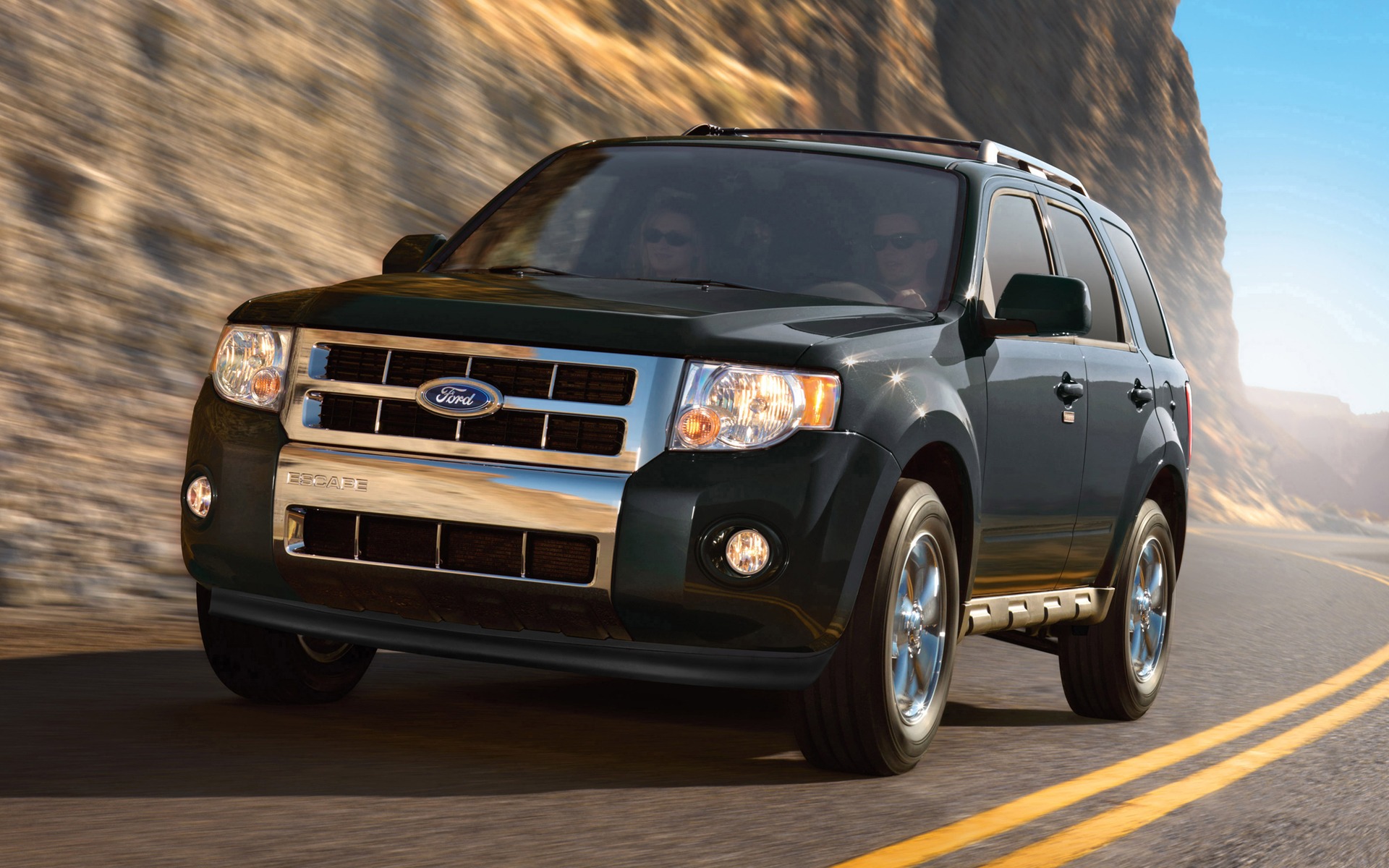 <p><strong>Ford Escape</strong><br>Second generation (2008-2012)</p>