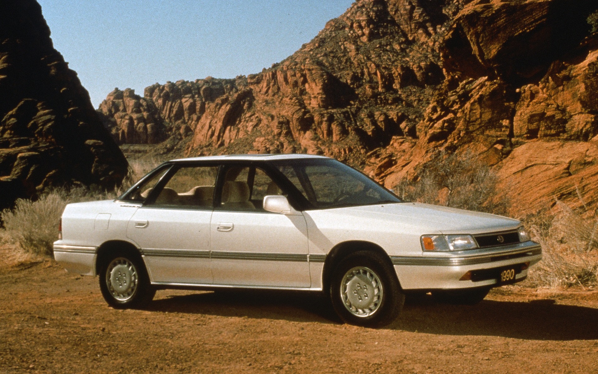 <p>Subaru Legacy 1990</p>