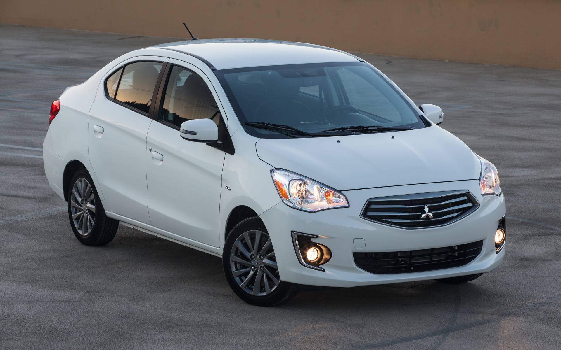 <p>Mitsubishi Mirage G4</p>