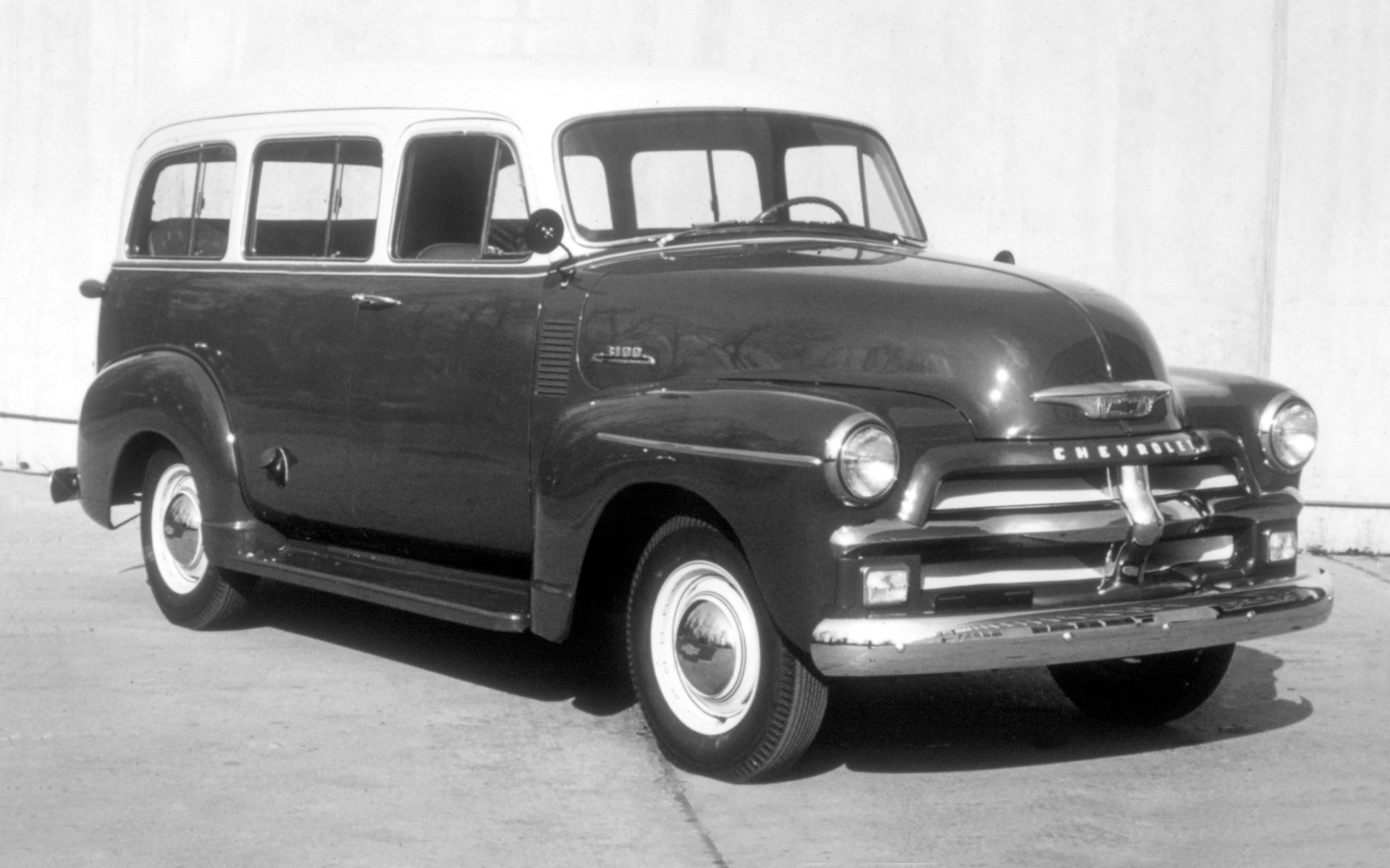 <p>Chevrolet Suburban 1955</p>