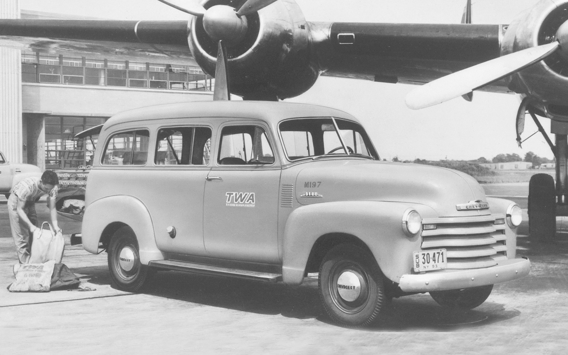 <p>1953 Chevrolet Suburban</p>