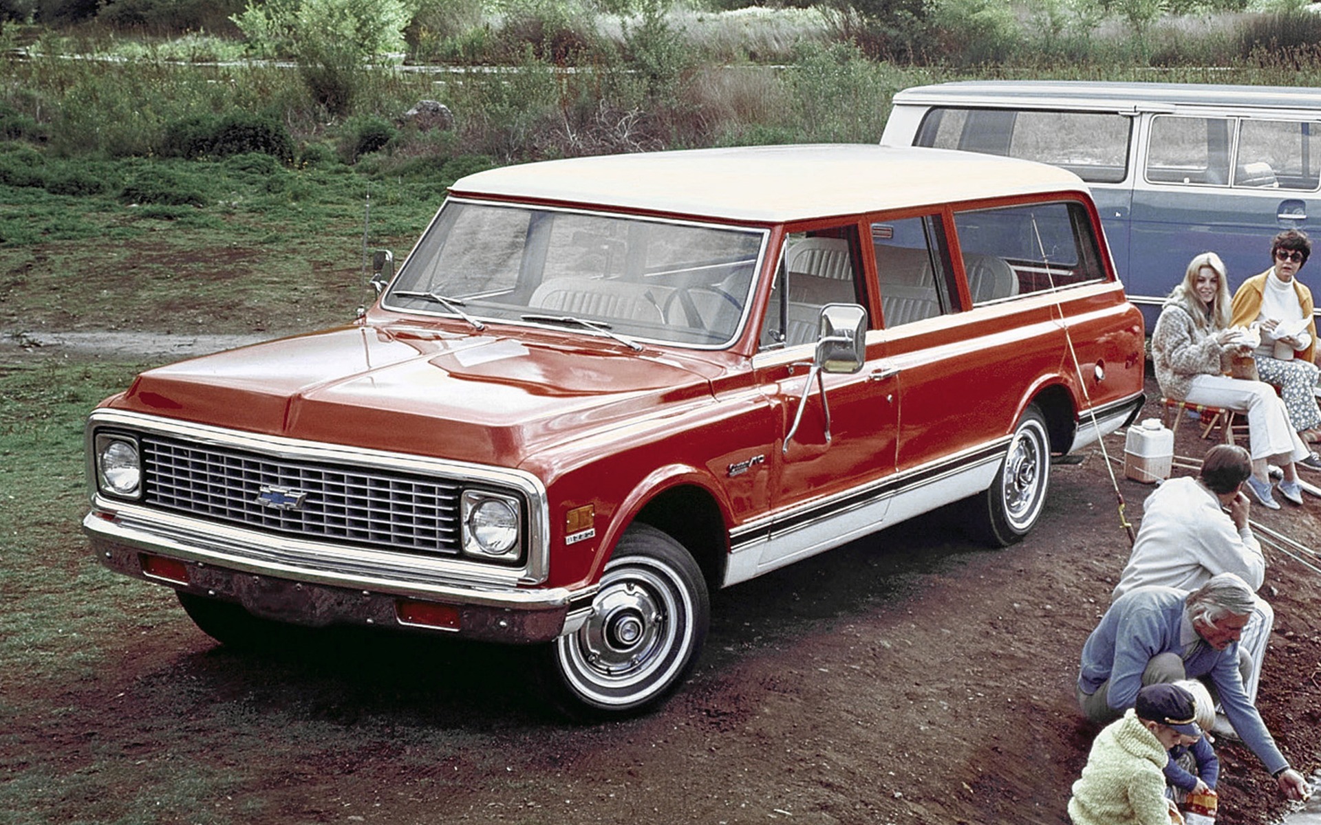 <p>1972 Chevrolet Suburban </p>