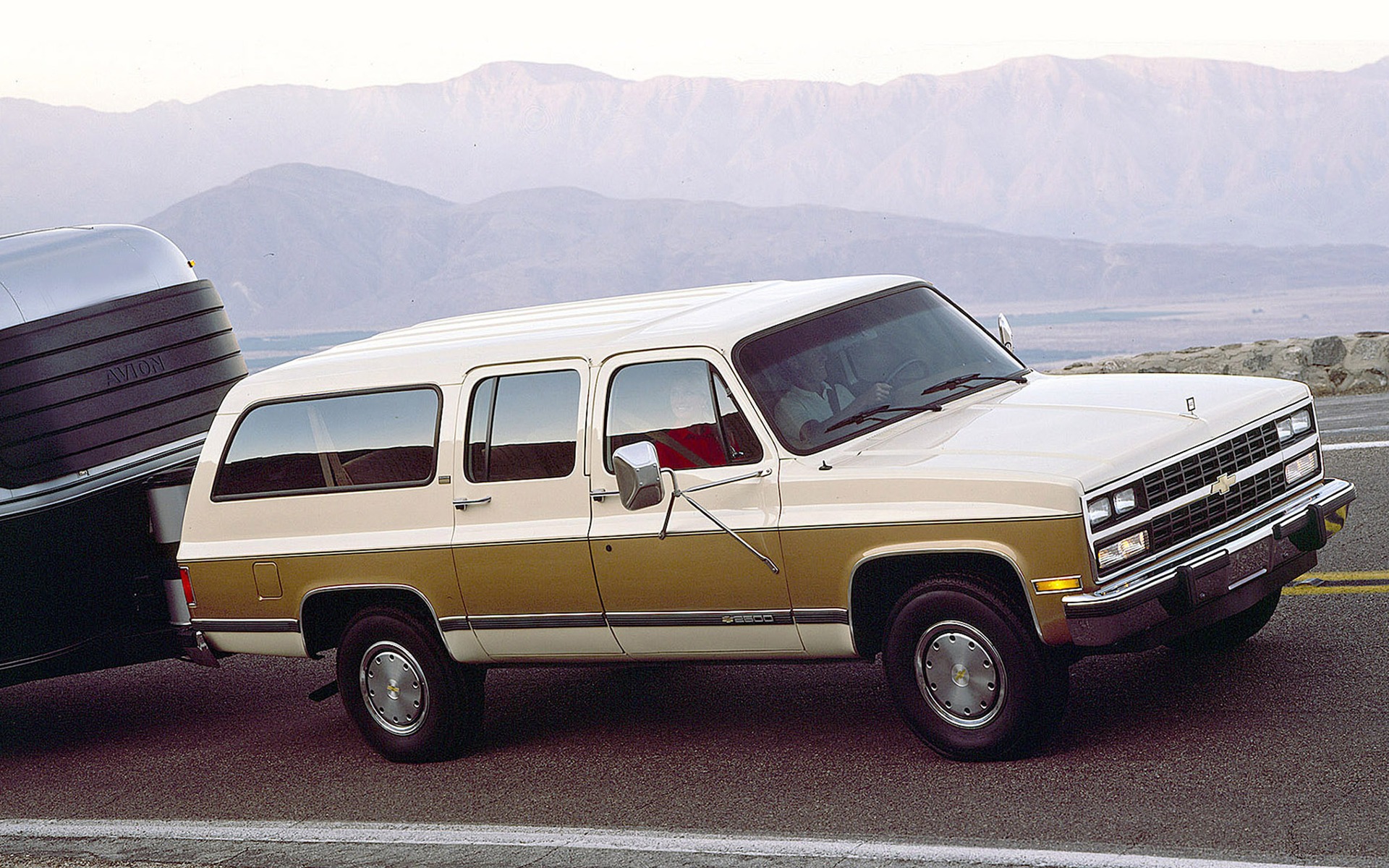 <p>1991 Chevrolet Suburban </p>