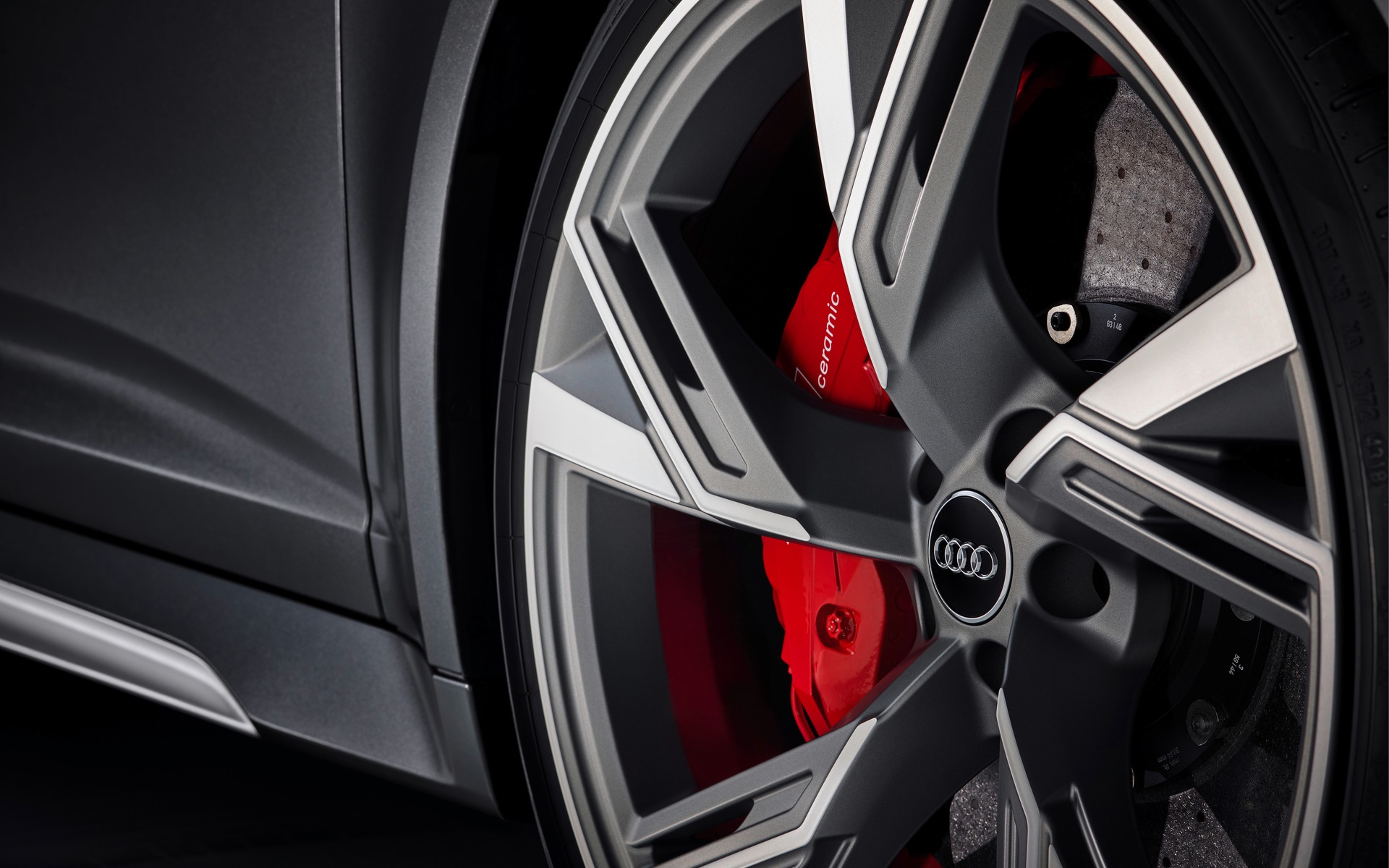 <p>Audi RS 6 Avant 2020</p>