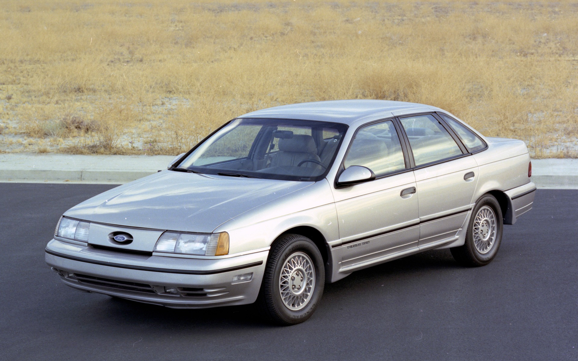 <p>Ford Taurus SHO 1989</p>