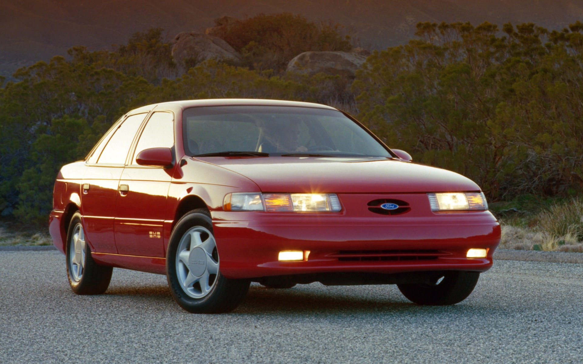 <p>Ford Taurus SHO 1992</p>