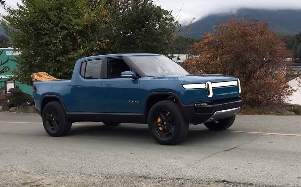 Rivian R1T Caught on the Road… in Canada The Car Guide