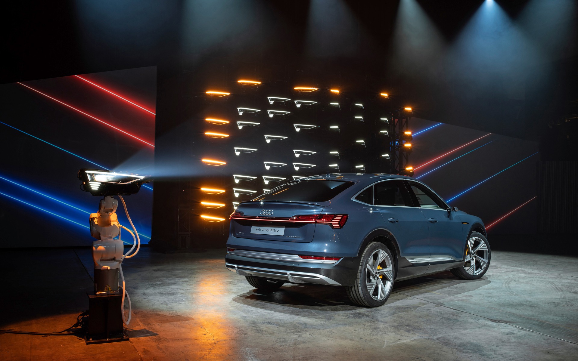 <p>Audi e-tron Sportback 2020</p>