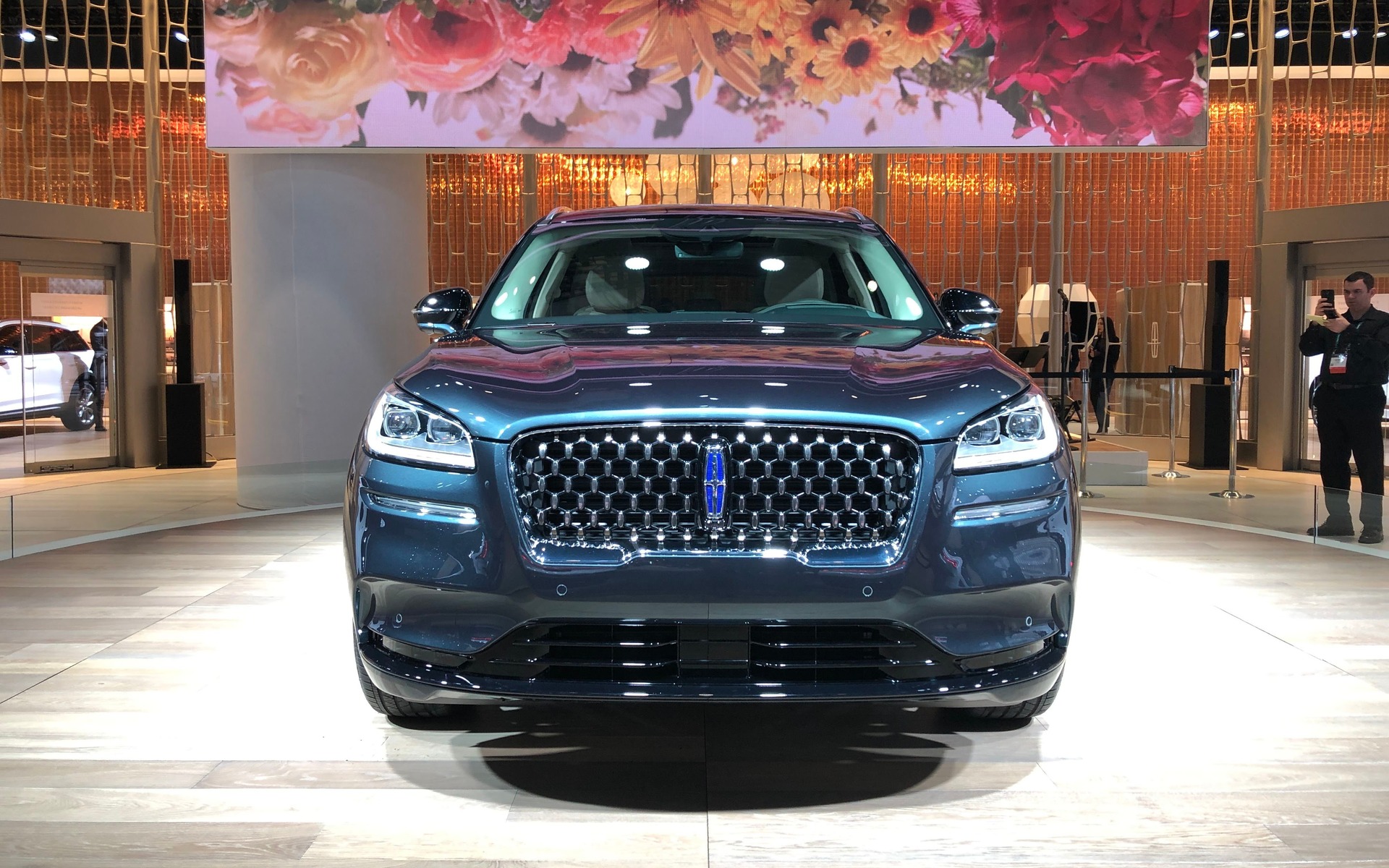 2021 lincoln corsair plug deals in hybrid