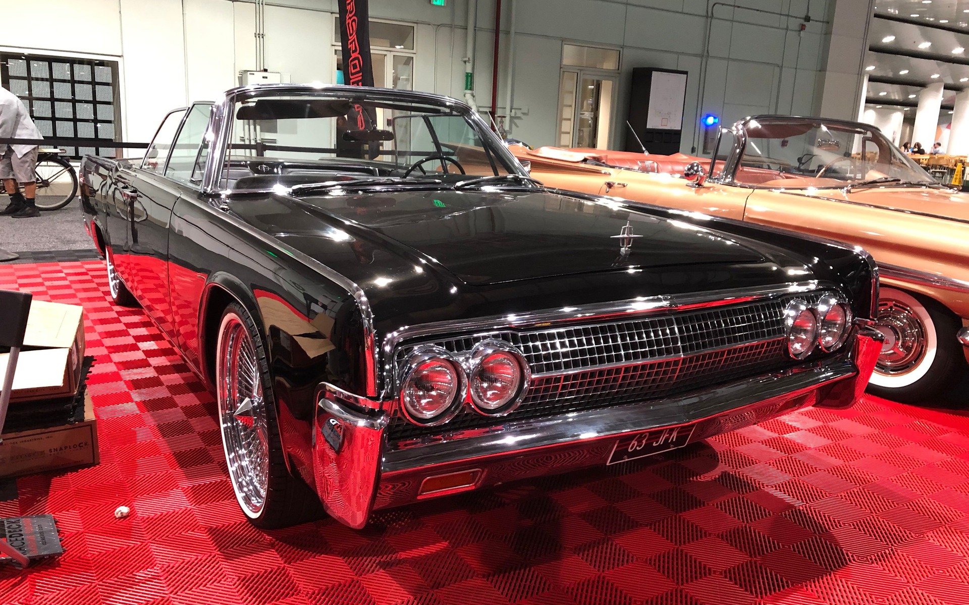 <p><strong>1963 Lincoln Continental </strong></p>